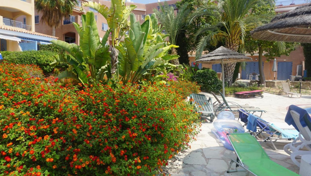 Limnaria Gardens Paphos, Near Beach Extérieur photo